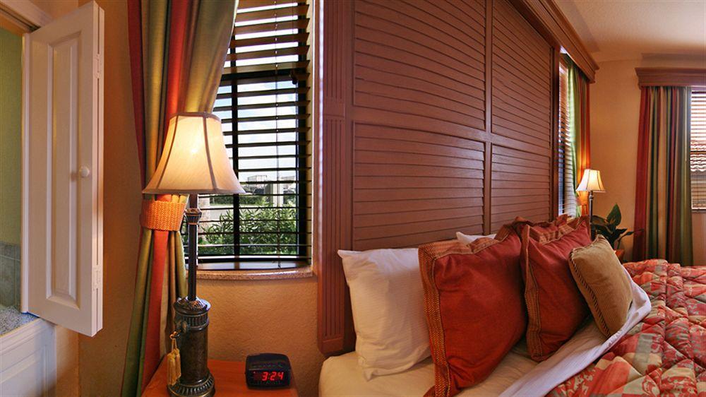 Resort Floridays Orlando Two & Three Bed Williamsburg