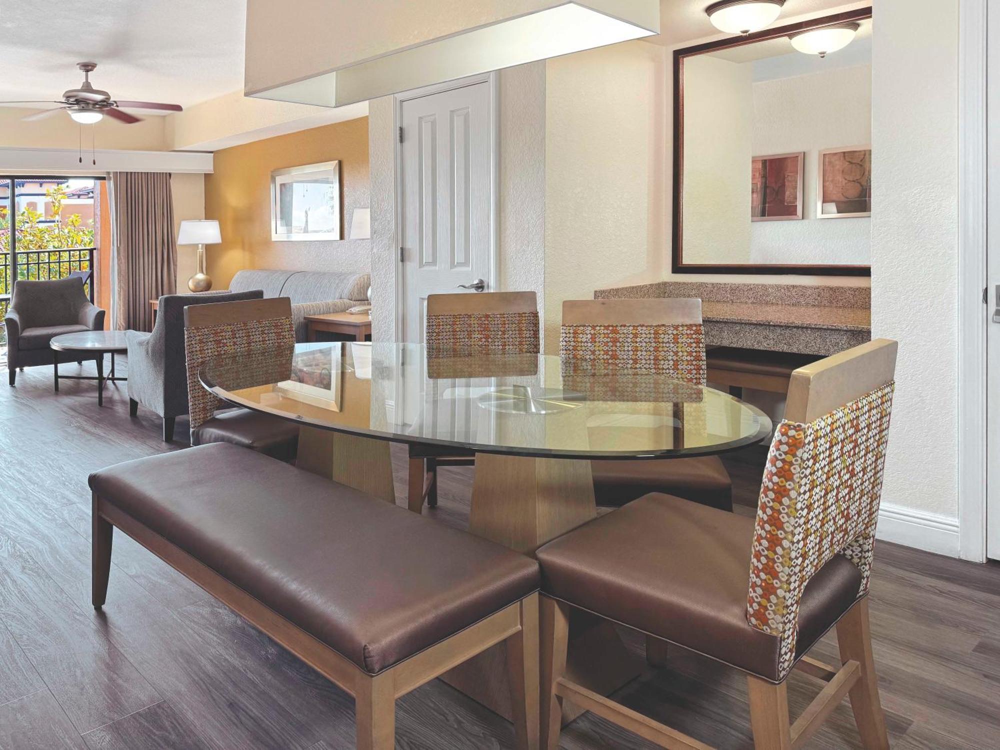 Resort Floridays Orlando Two & Three Bed Williamsburg
